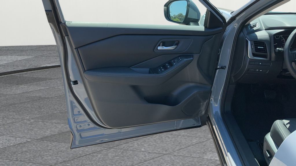 2026 Nissan Rogue SV photo 22
