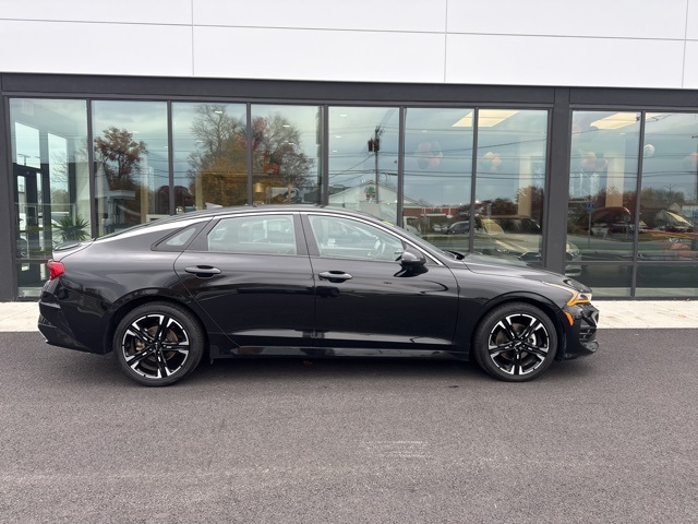 2022 Kia K5 GT-Line photo 2