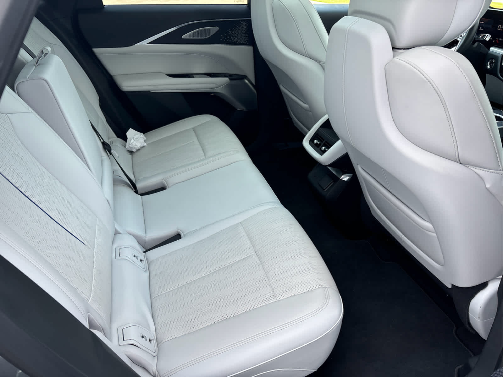 2023 Cadillac Lyriq Luxury photo 9