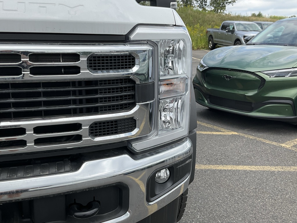 2024 Ford F-550 XL photo 2
