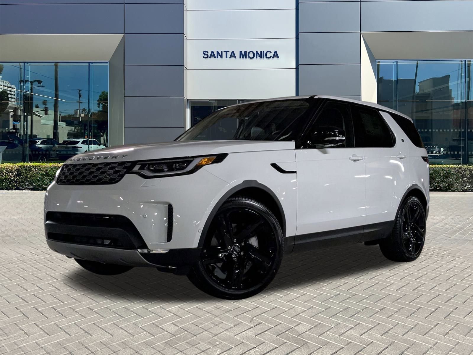 2025 Land Rover Discovery S's photo