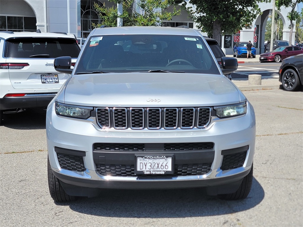 2024 Jeep Grand Cherokee Laredo photo 2