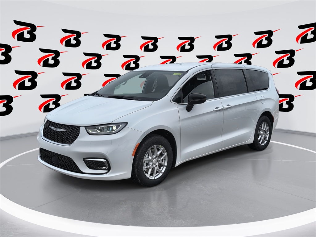 2026 Chrysler Pacifica Select's photo