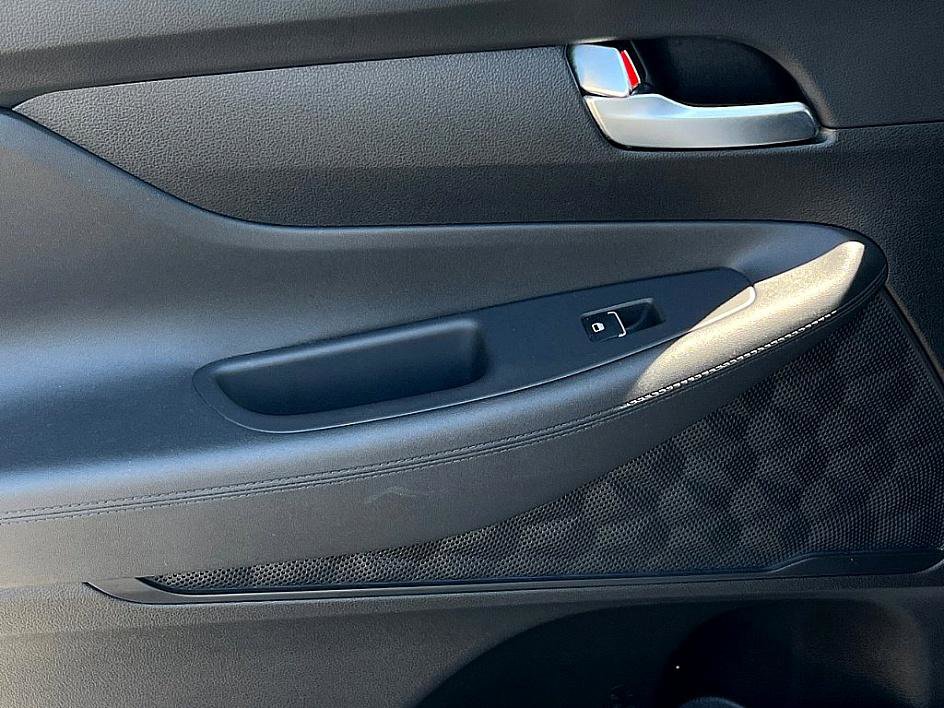 2022 Hyundai Santa Fe SEL photo 8