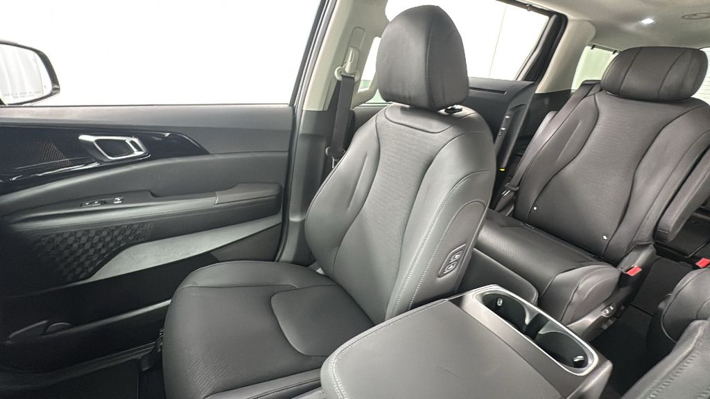 2026 Kia Carnival SX Prestige photo 13