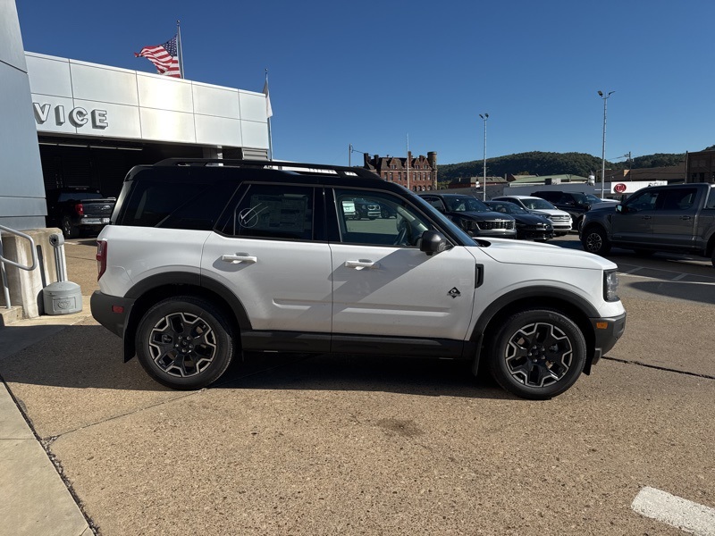 2025 Ford Bronco Sport Outer Banks photo 4