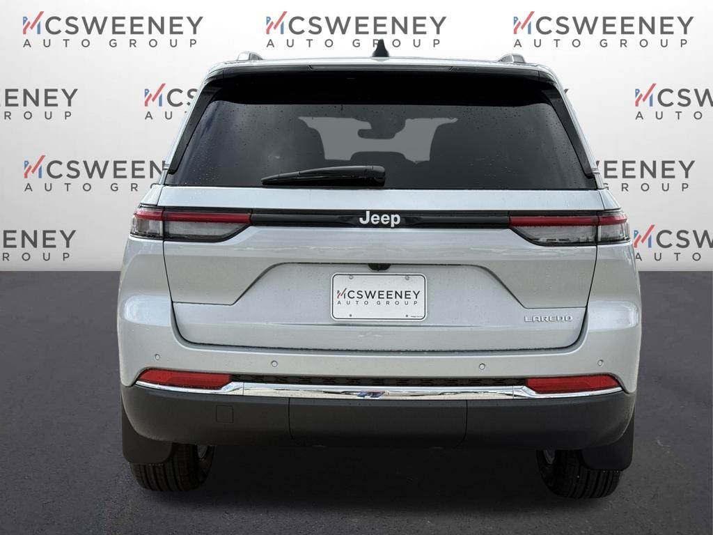 2025 Jeep Grand Cherokee Laredo X photo 4