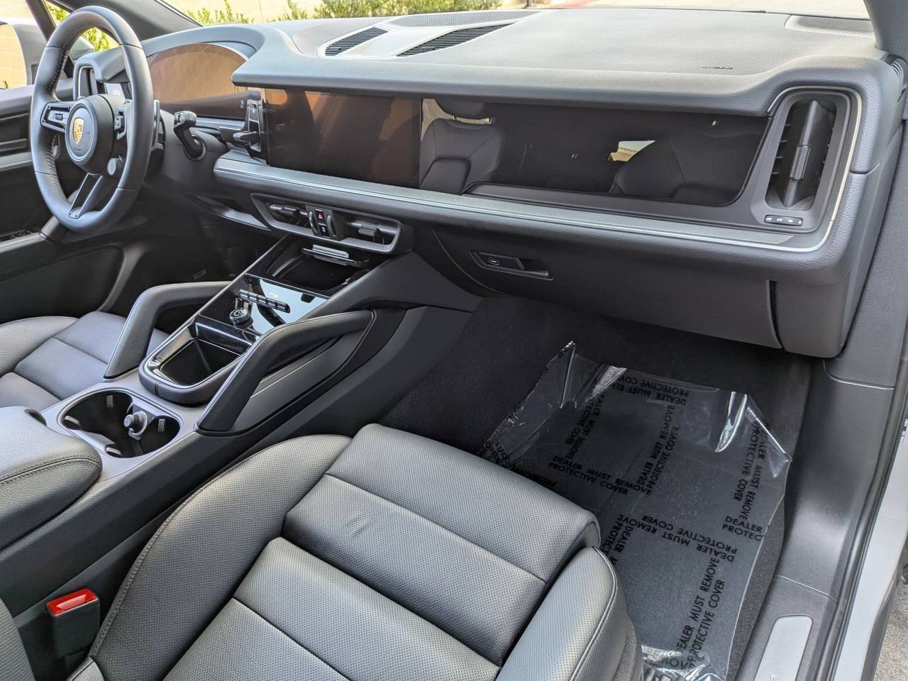 2025 Porsche Cayenne Base photo 23