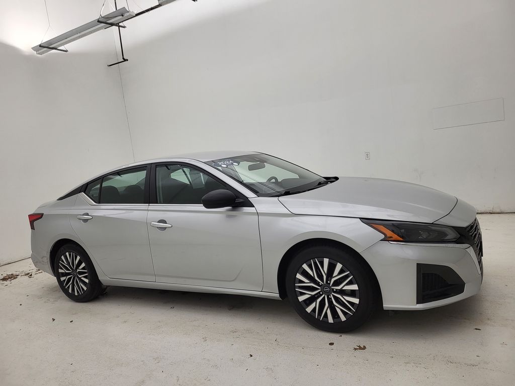 2024 Nissan Altima SV