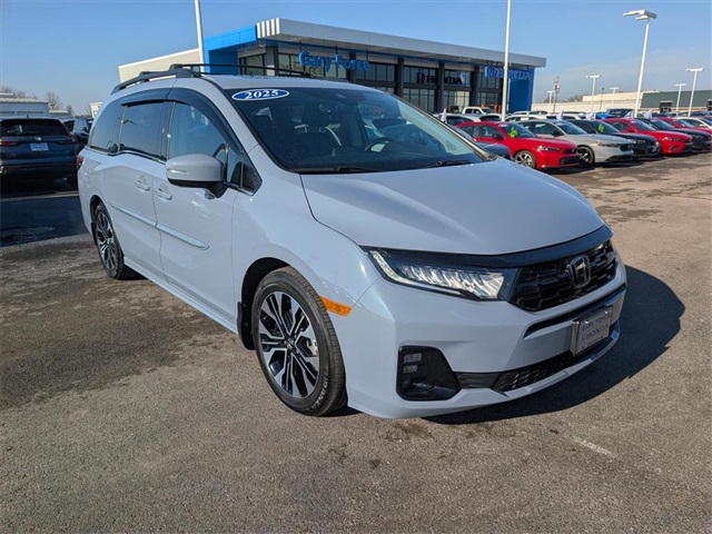 2025 Honda Odyssey Elite's photo