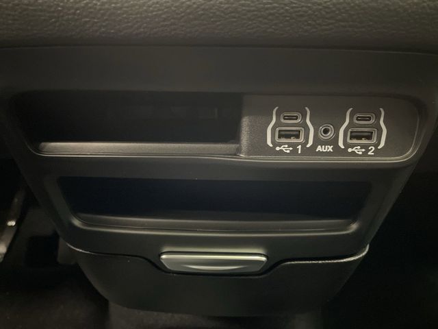 2025 Chrysler Pacifica photo 20