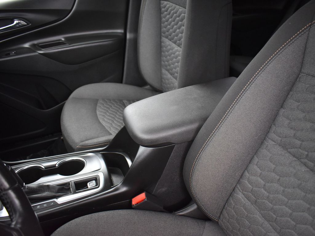 2018 Chevrolet Equinox LT photo 10