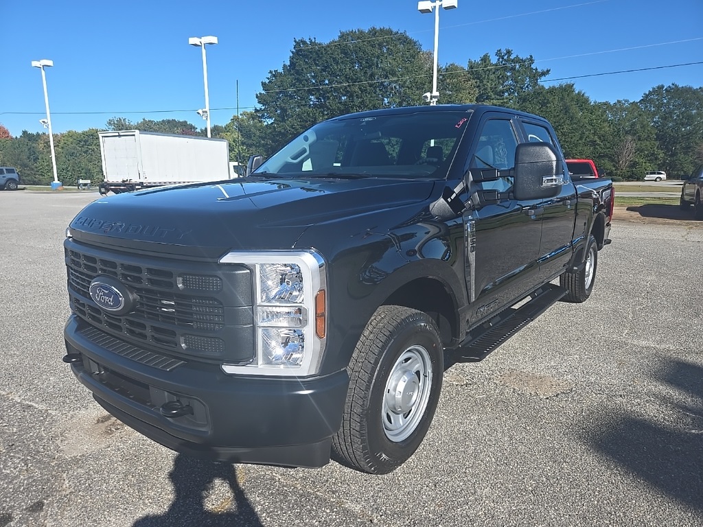 2026 Ford F-250 Super Duty XL's photo