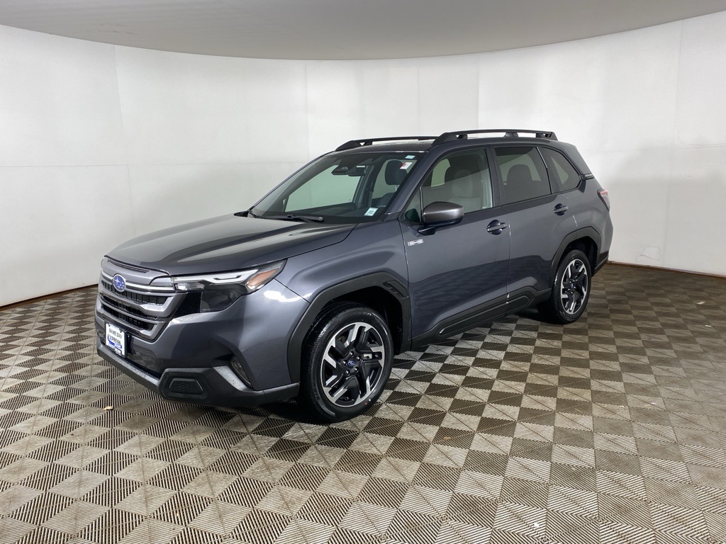 2025 Subaru Forester Premium photo 2