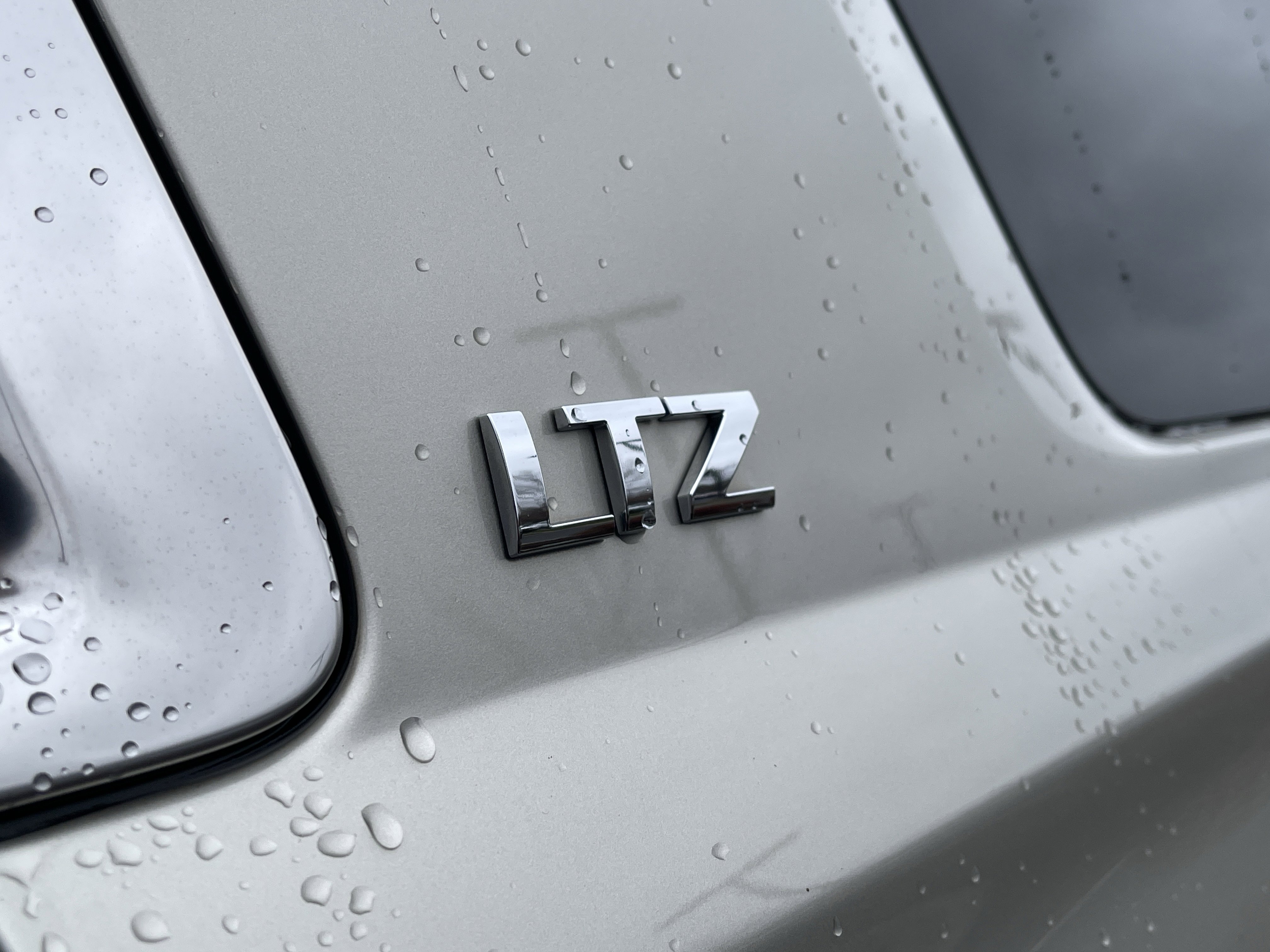 2015 Chevrolet Tahoe LTZ photo 2