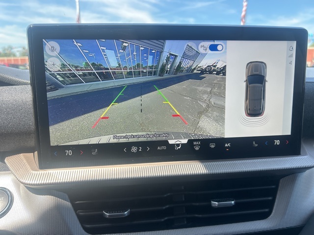 2025 Ford Explorer photo 18