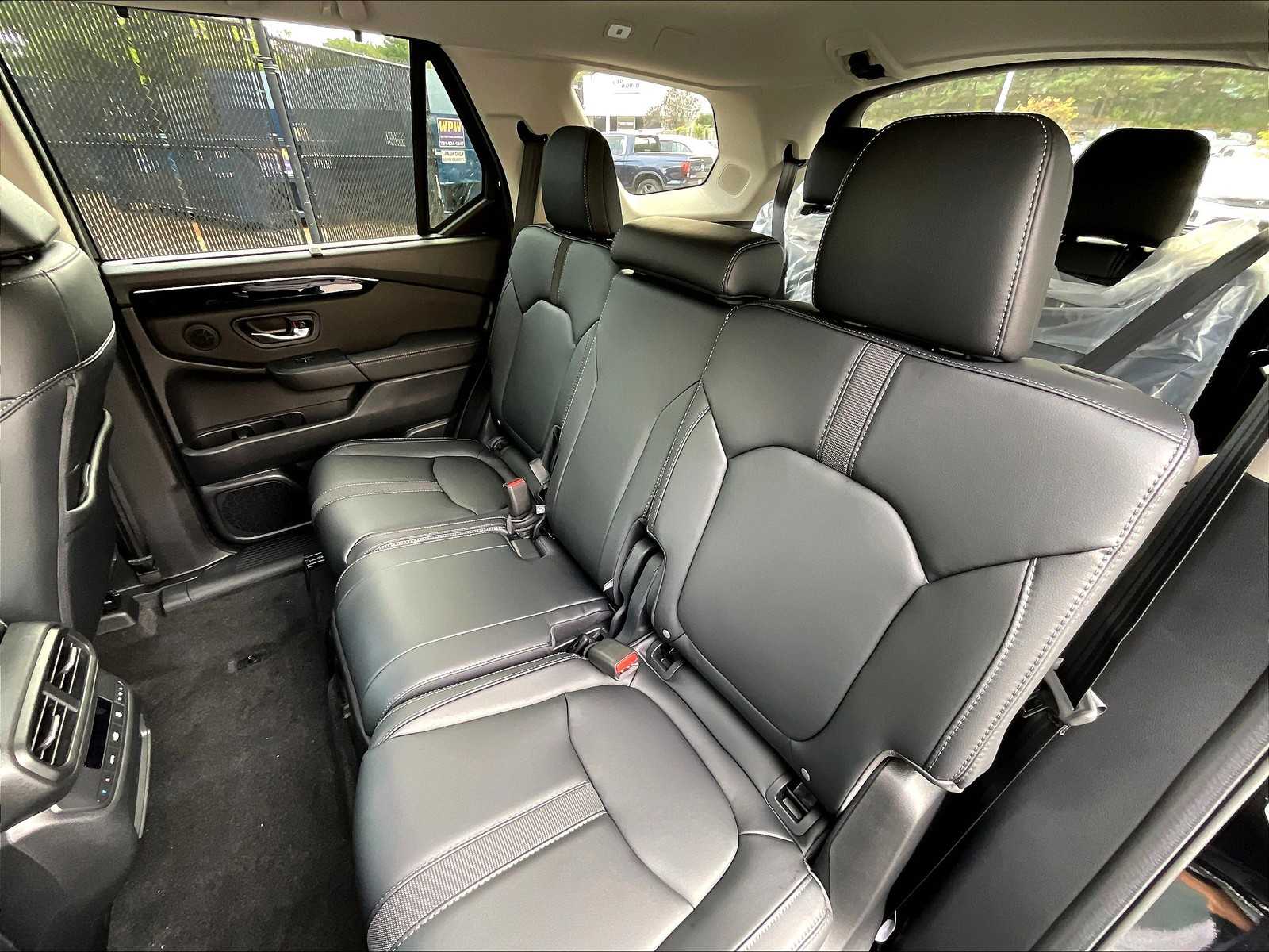 2025 Honda Pilot Touring photo 11