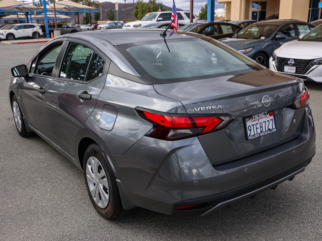 2025 Nissan Versa 1.6 S photo 4