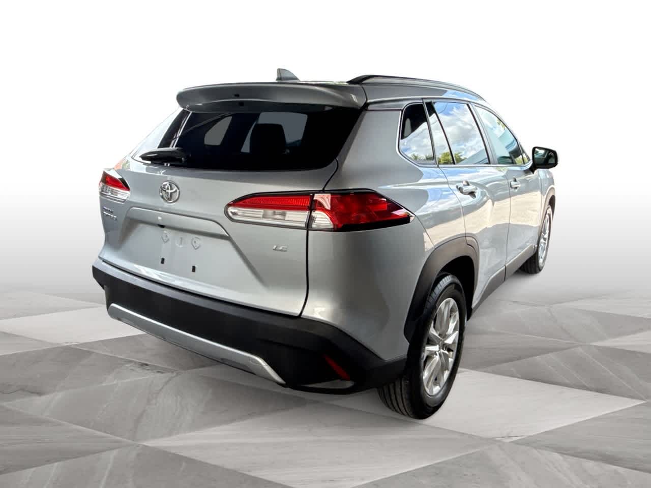 2023 Toyota Corolla Cross LE photo 5