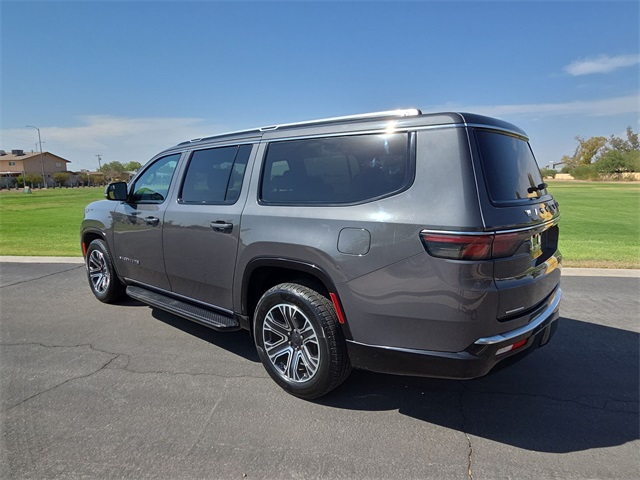 2023 Jeep Wagoneer L Series II photo 4
