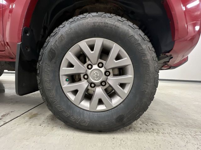 2019 Toyota Tacoma SR5 photo 29