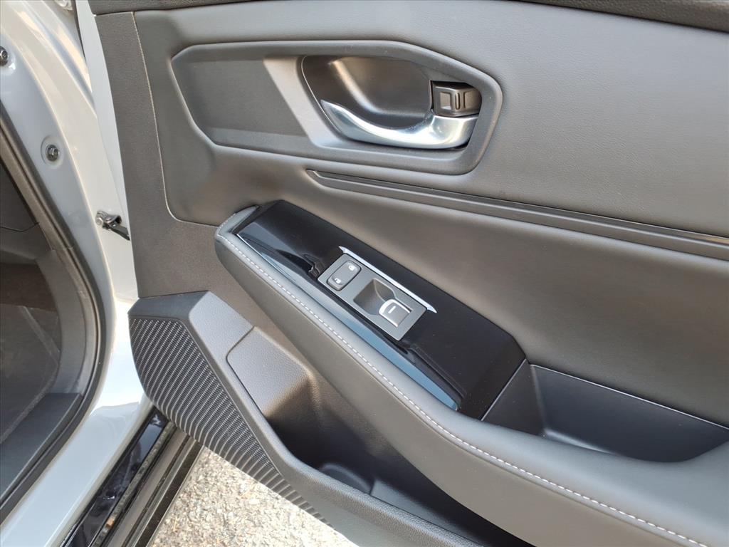 2023 Honda Accord Hybrid Touring photo 12