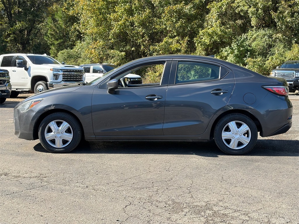 2019 Toyota Yaris L photo 4