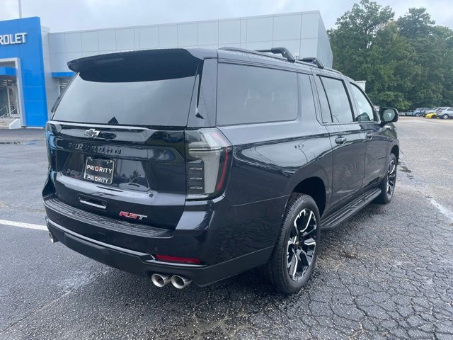 2025 Chevrolet Suburban RST photo 4