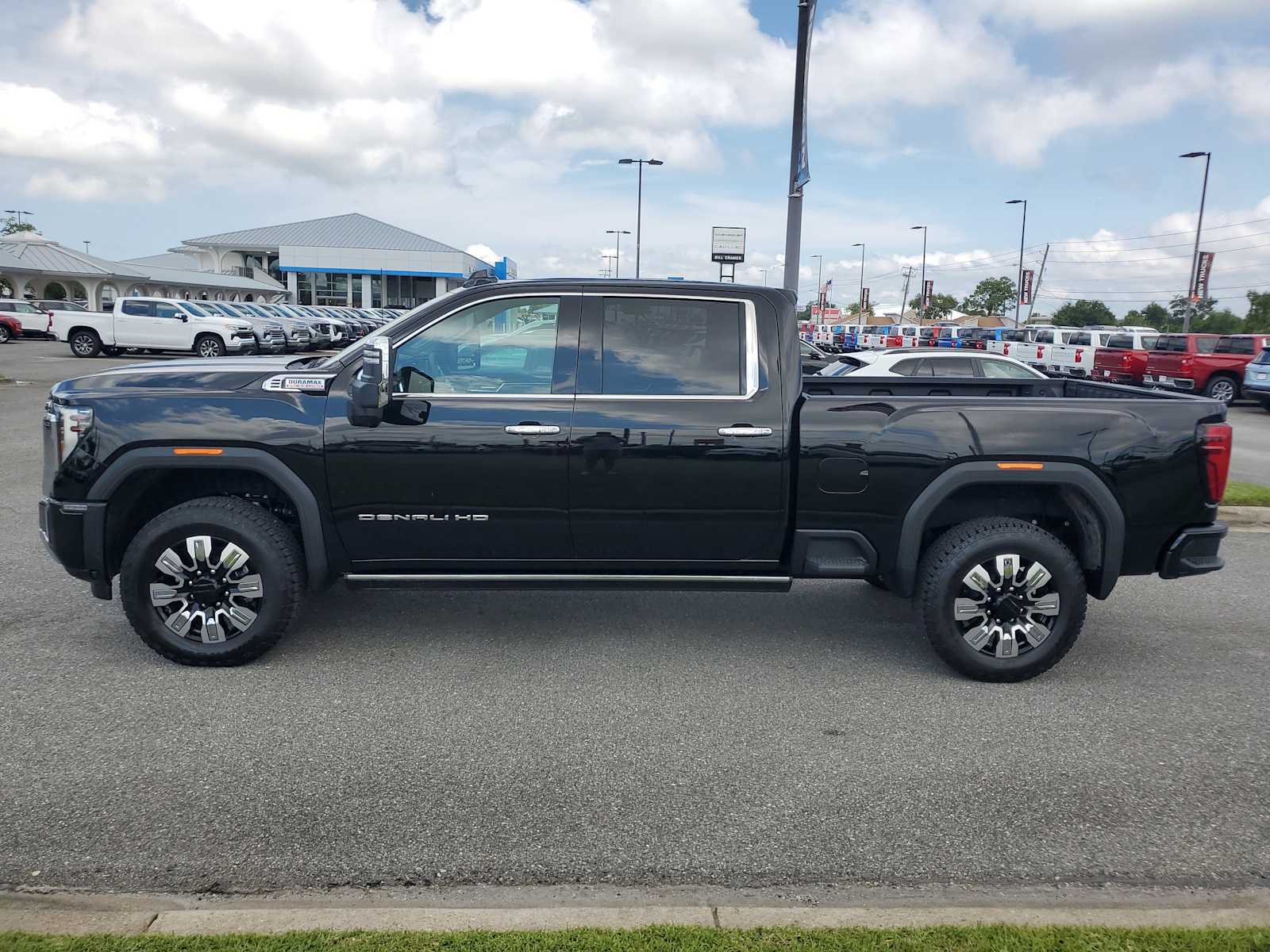 2025 Gmc Sierra HD Denali photo 2
