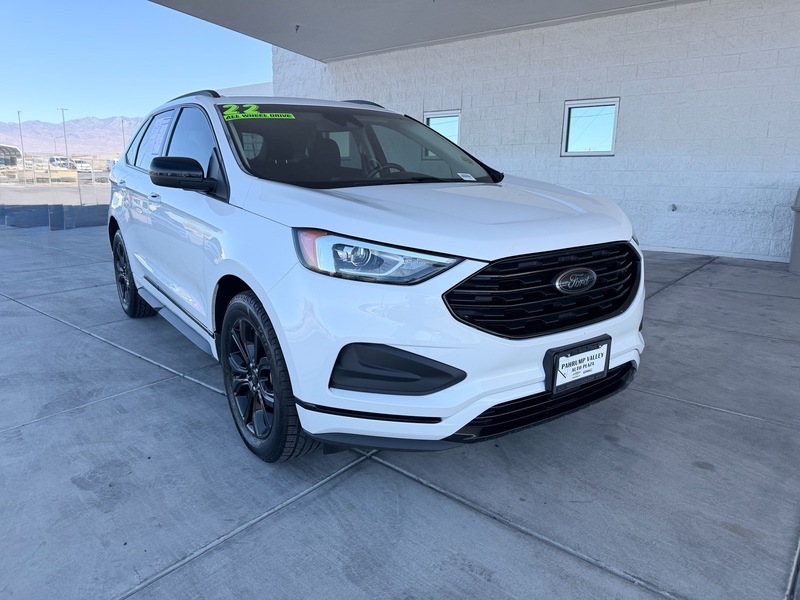 2022 Ford Edge SE's photo