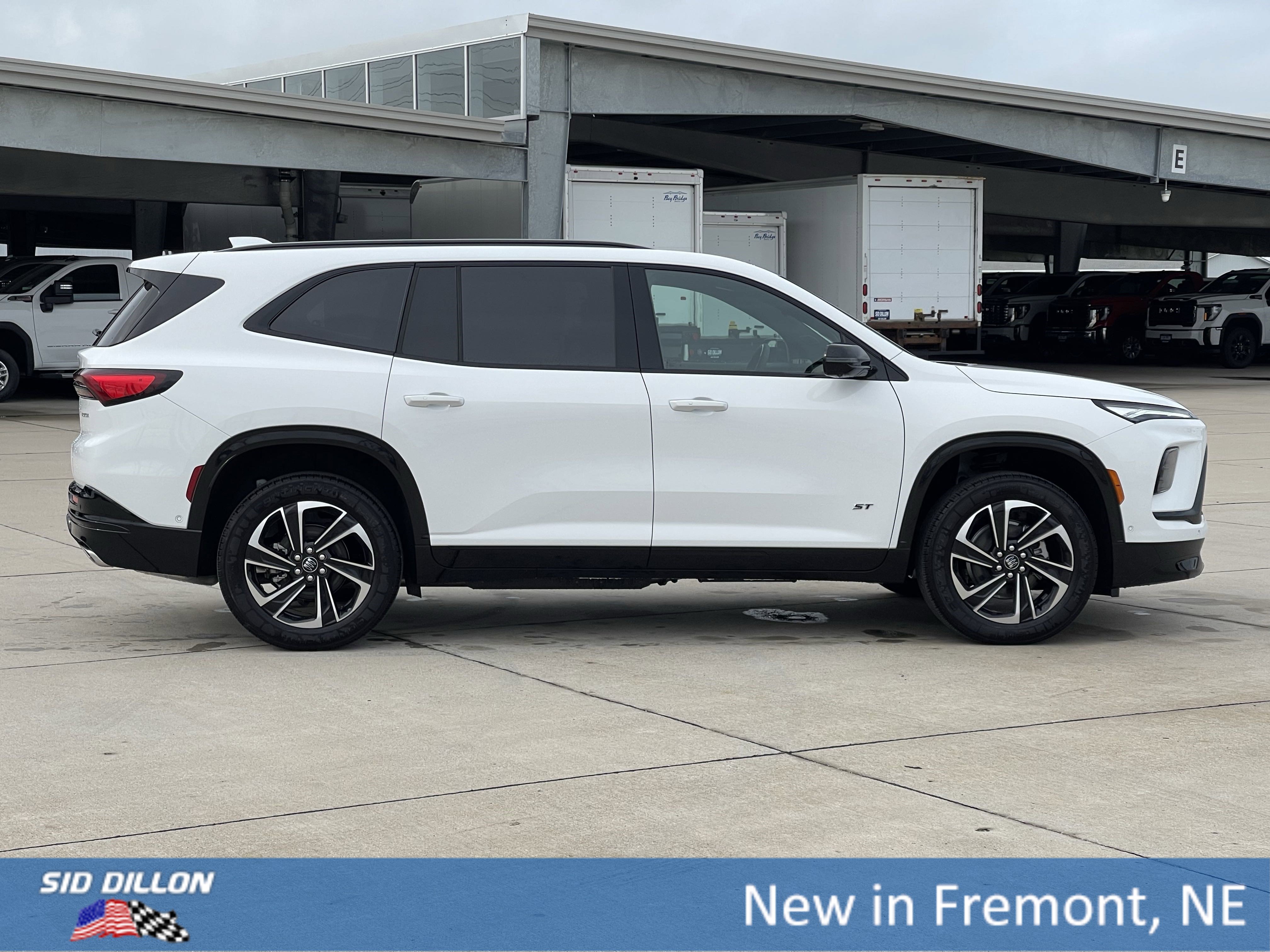 2026 Buick Enclave Sport Touring photo 10