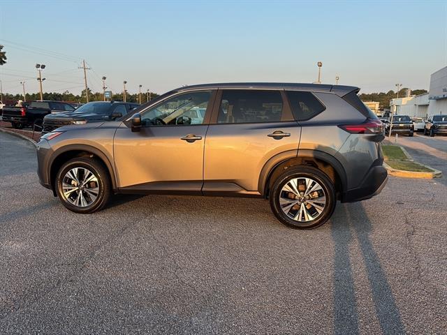 2023 Nissan Rogue SV photo 2