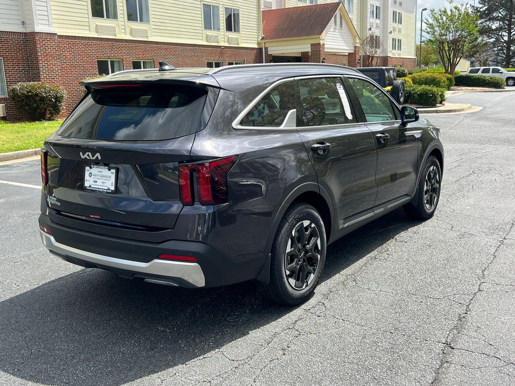 2025 Kia Sorento S photo 5