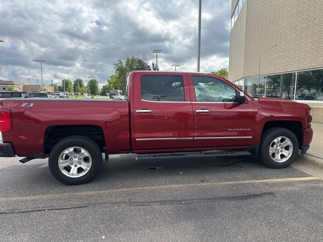 Used 2018 Chevrolet Silverado 1500 LTZ Z71 with VIN 3GCUKSEC4JG163290 for sale in Apple Valley, Minnesota