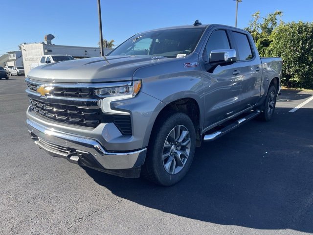 2026 Chevrolet Silverado LT photo 2