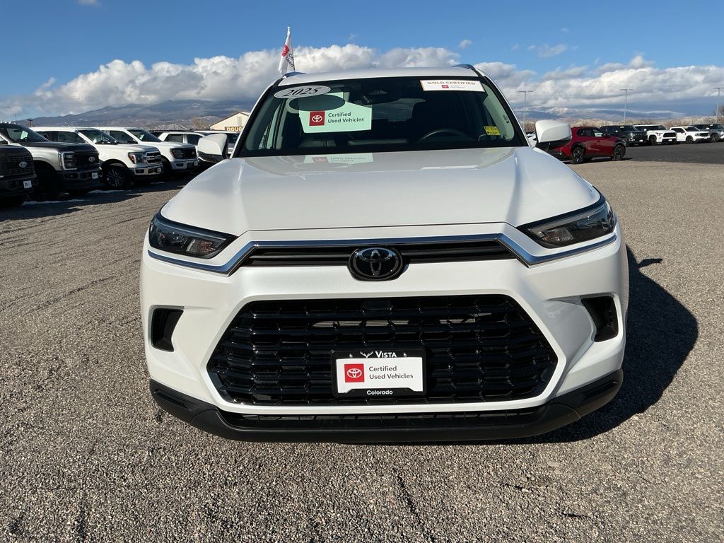 2025 Toyota Grand Highlander XLE photo 2