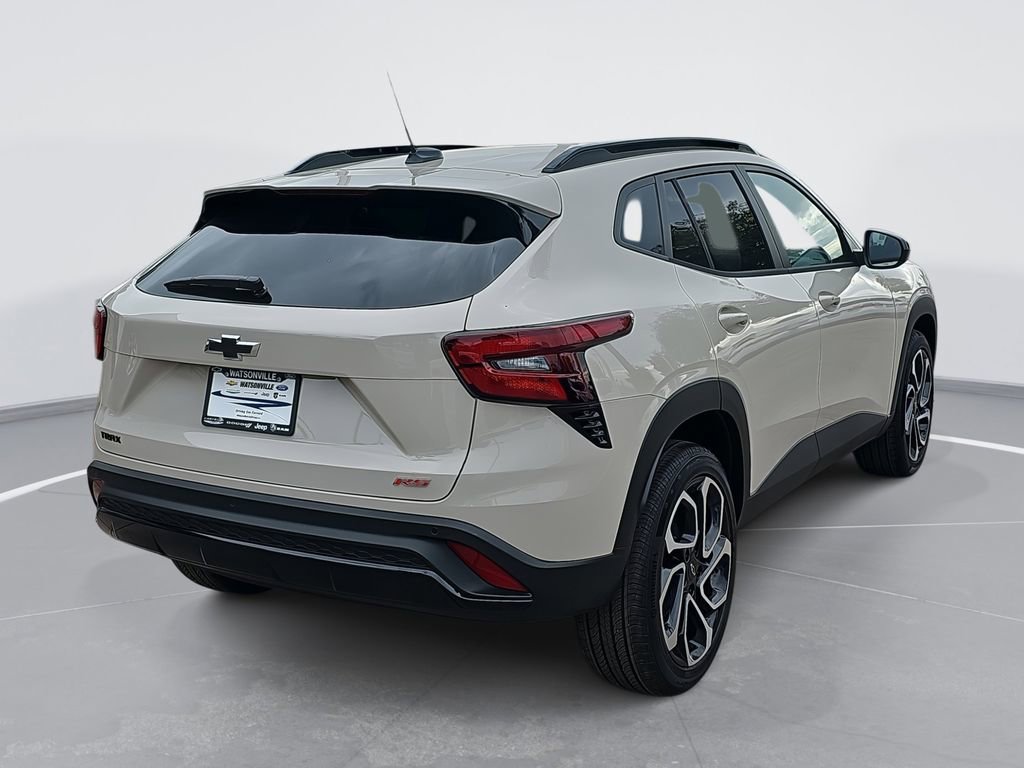 2026 Chevrolet Trax photo 2