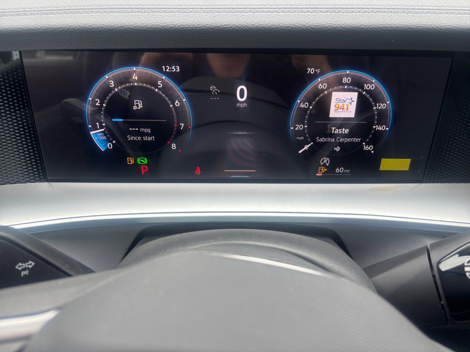 2025 Volkswagen Tiguan SE photo 16