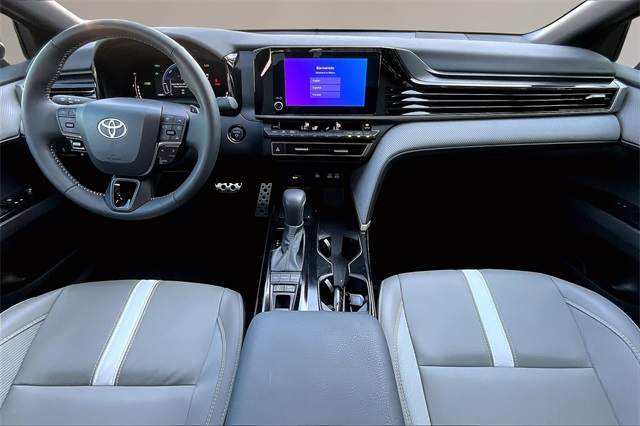 2025 Toyota Camry SE photo 13