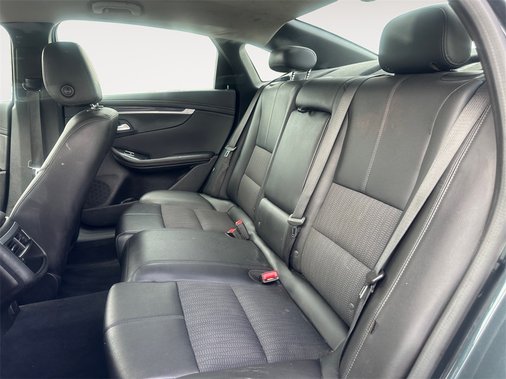 2018 Chevrolet Impala 1LT photo 13
