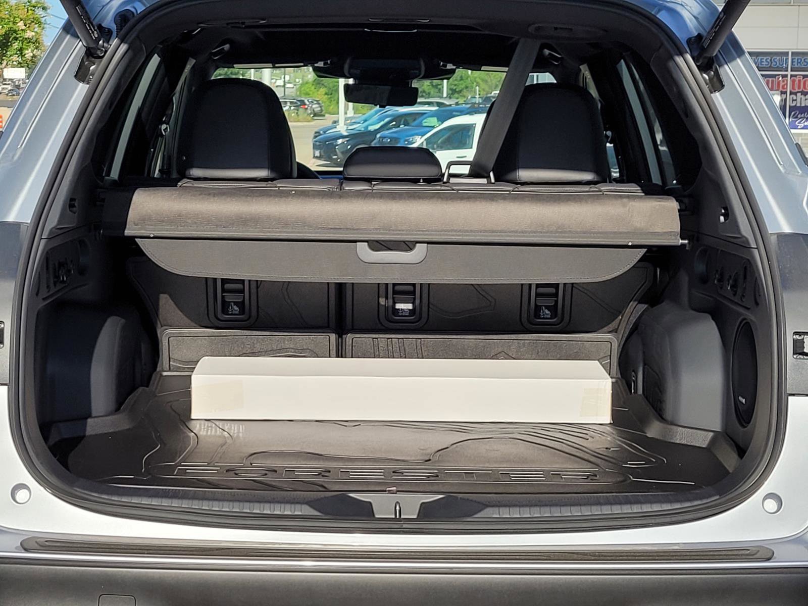 2025 Subaru Forester Touring photo 17