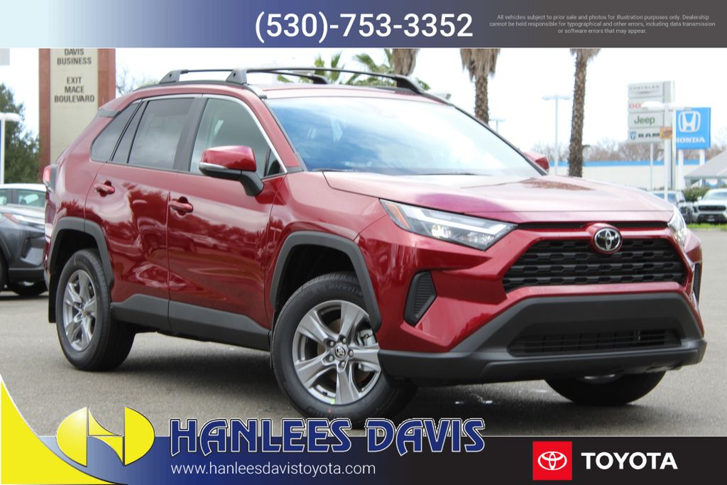 2025 Toyota RAV4 XLE's photo
