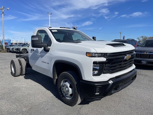 2026 Chevrolet Silverado 3500 Chassis Cab
