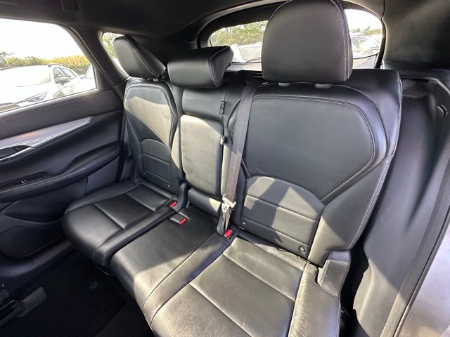 2020 Infiniti QX50 Essential photo 27