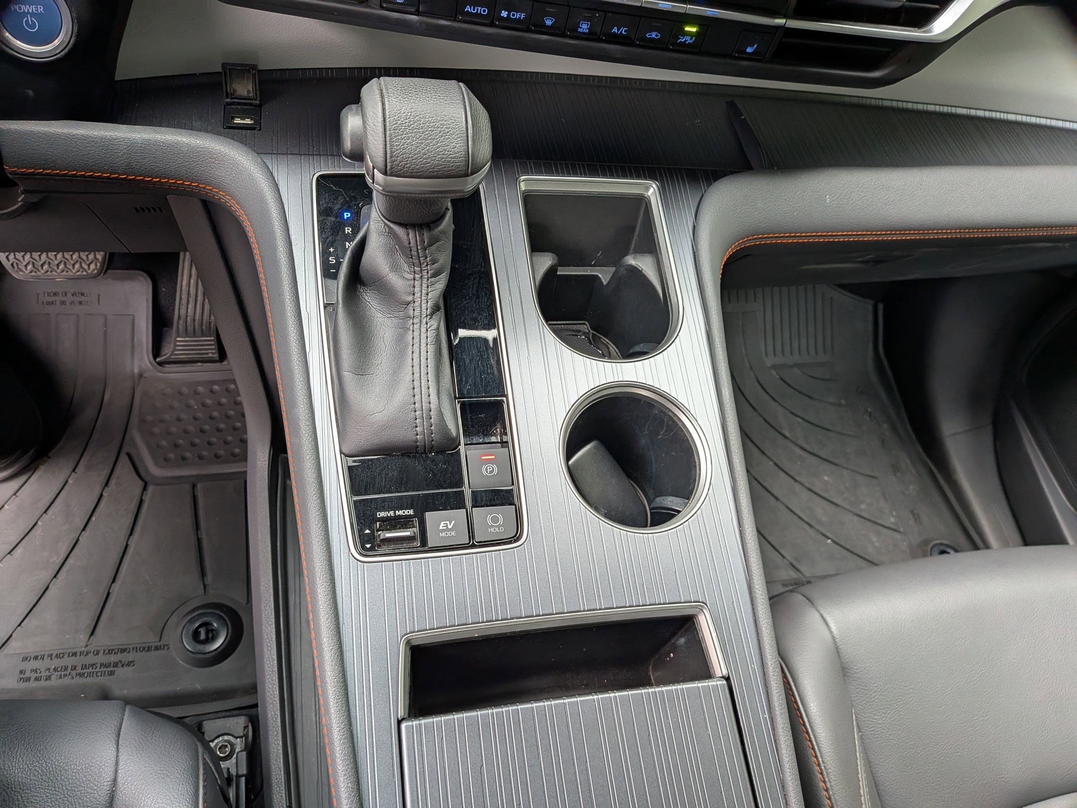 2022 Toyota Sienna XSE photo 24