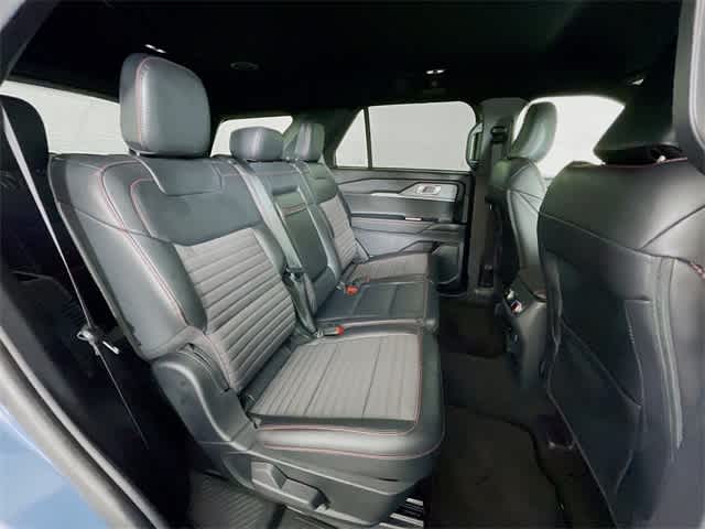 2025 Ford Explorer ST-Line photo 30
