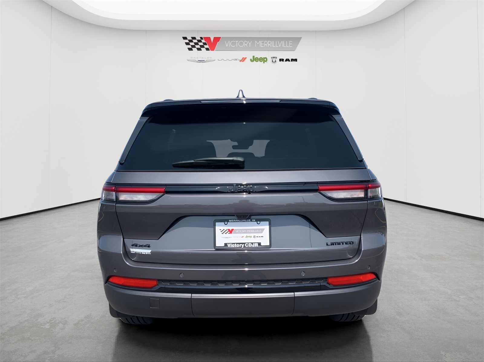 2025 Jeep Grand Cherokee Limited photo 3