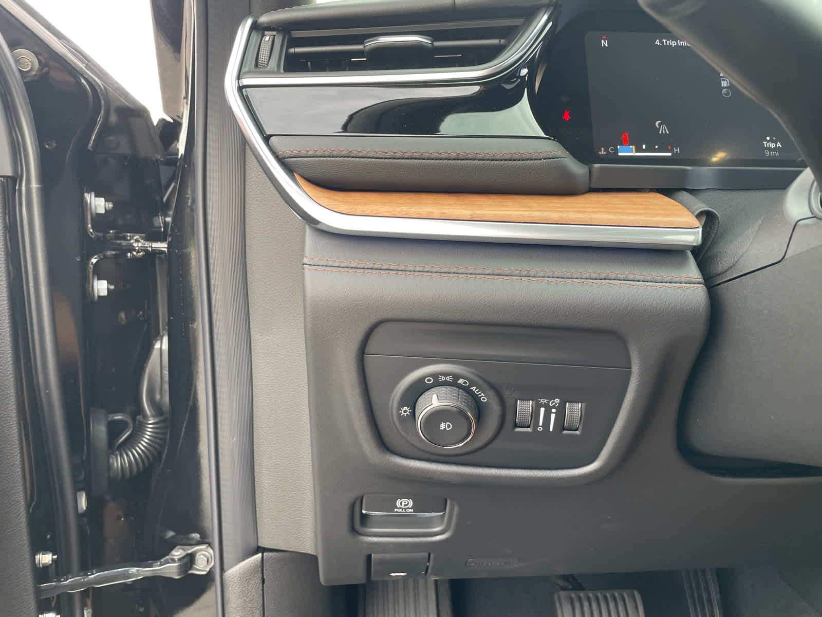2025 Jeep Grand Cherokee Summit Reserve photo 20
