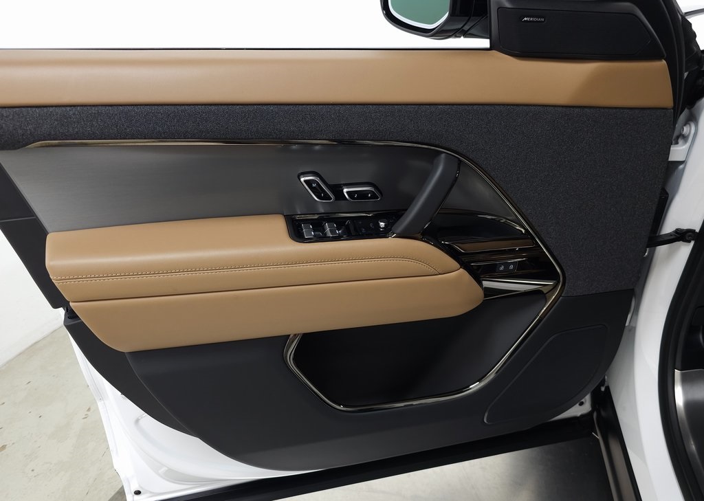 2024 Land Rover Range Rover Sport SE photo 14