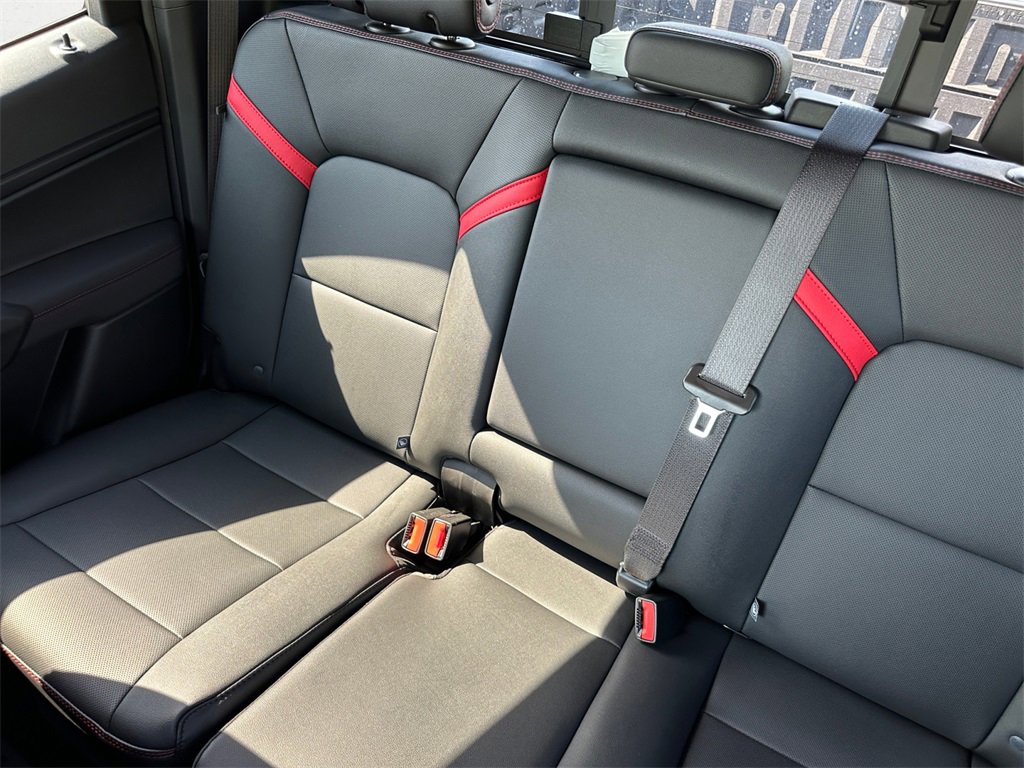 2025 Chevrolet Colorado Z71 photo 8